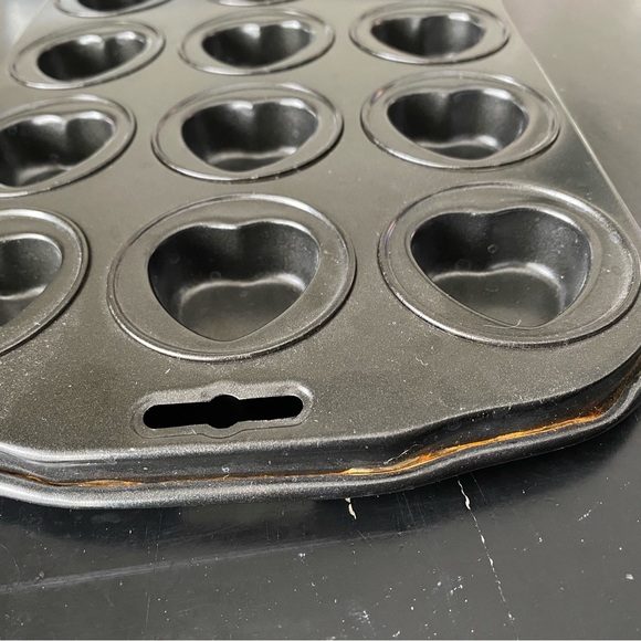 Mini Heart Pan - Picture 3 of 3